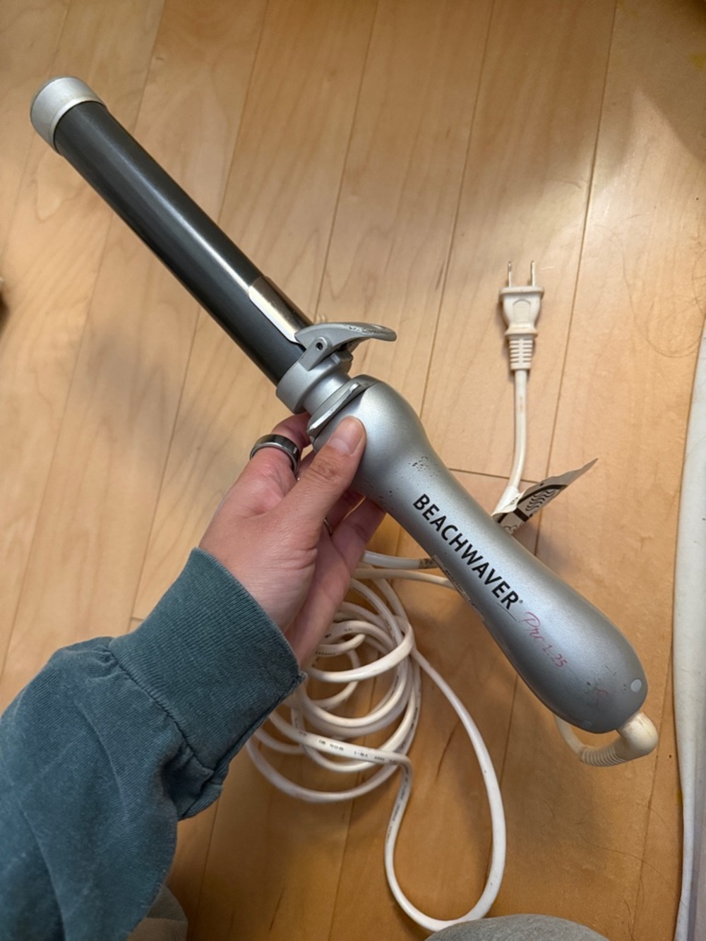 Used beachwaver pro curler 1.25” barrel